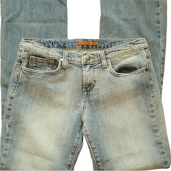 Vigoss Denim - Vigoss women's embroidered pocket jeans